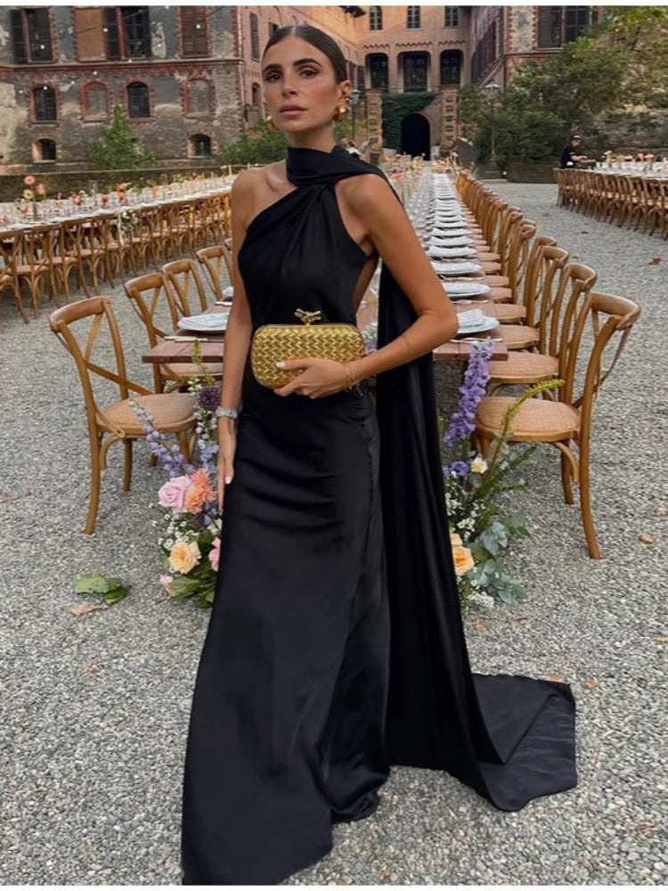 Vestido Longo em Cetim Ombro Único e Costas Abertas Celina Lollitaz