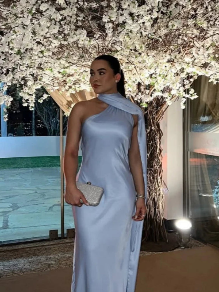 Vestido Longo em Cetim Ombro Único e Costas Abertas Celina Lollitaz
