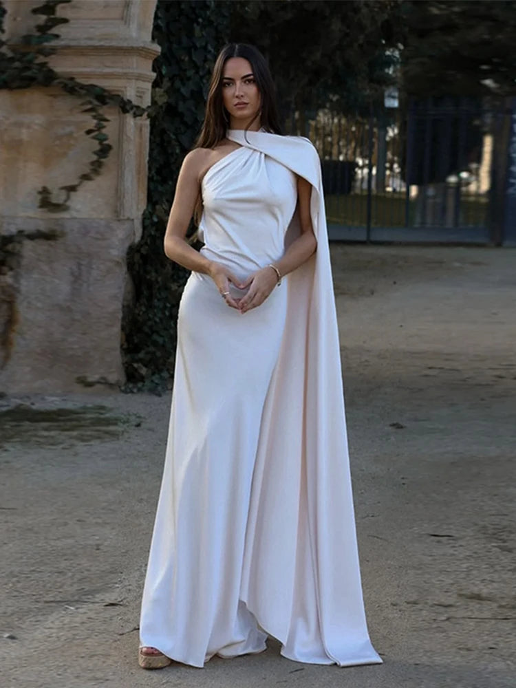 Vestido Longo em Cetim Ombro Único e Costas Abertas Celina Lollitaz