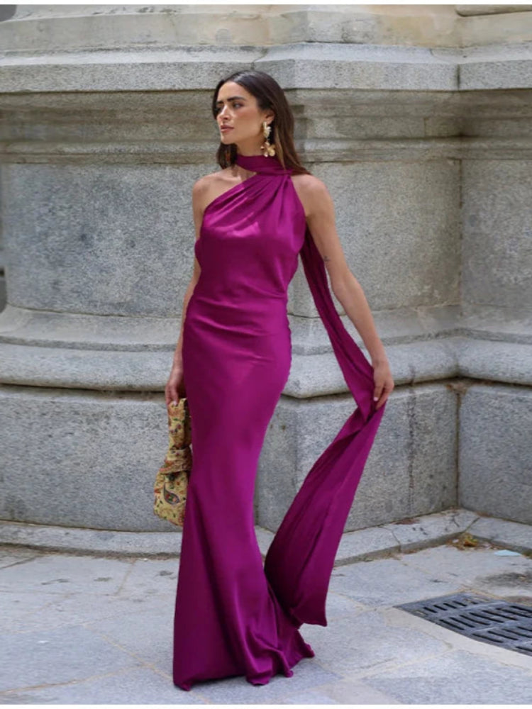 Vestido Longo em Cetim Ombro Único e Costas Abertas Celina Lollitaz