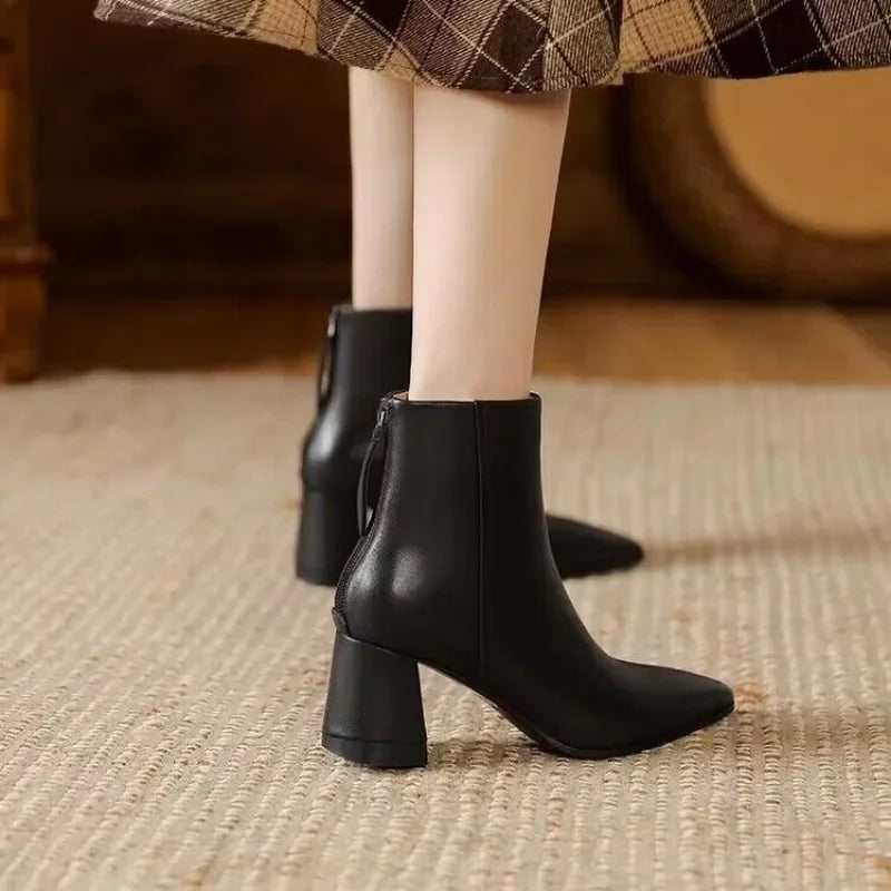 Bota Feminina Slim Lollitaz