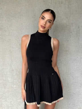 Vestido Curto Plissado Sophistique Plissê