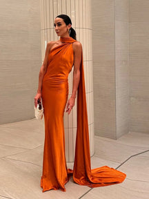Vestido Longo em Cetim Ombro Único e Costas Abertas Celina Lollitaz